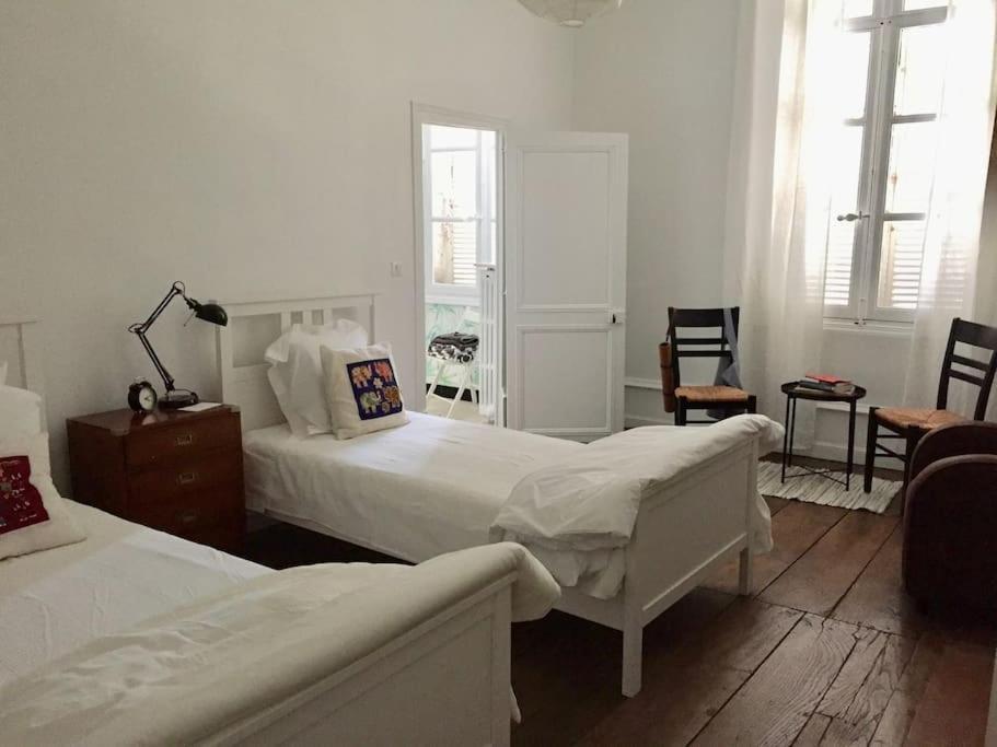 Beautifully Renovated Rooms On Place New York Angoulême Exterior foto